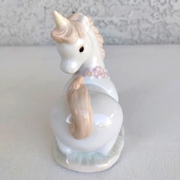 George Good Pastel Porcelain Baby Unicorn Figurine Doe Eyes Vintage Taiwan - Picture 4 of 14